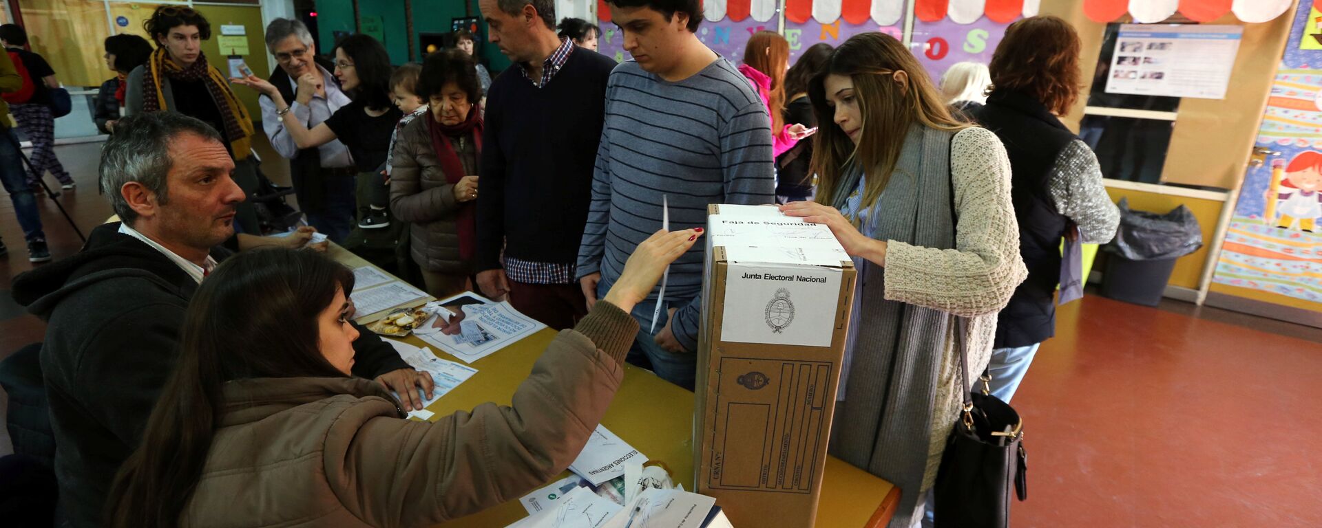 Los argentinos votan en las PASO en Buenos Aires, Argentina - Sputnik Mundo, 1920, 20.05.2021