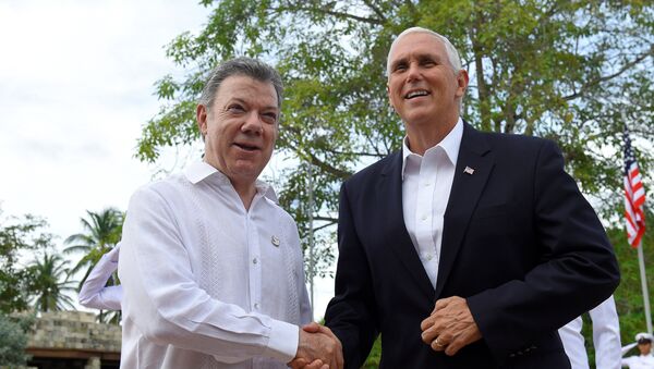 Presidente de Colombia, Juan Manuel Santos, y vicepresidente de EEUU, Mike Pence - Sputnik Mundo