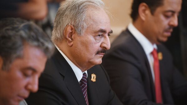 El comandante del Ejército Nacional de Libia, Jalifa Haftar - Sputnik Mundo