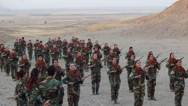 Mujeres kurdas preparan para lucha contra Daesh - Sputnik Mundo