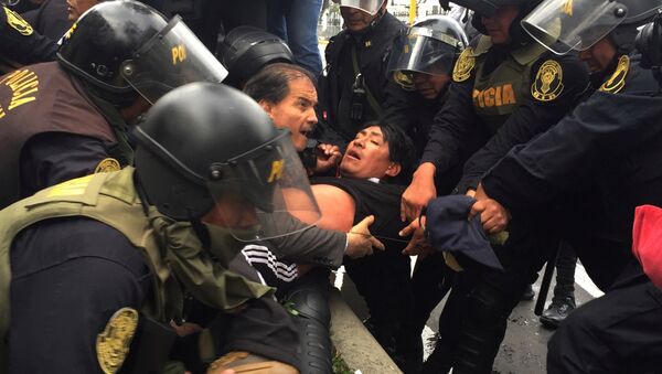 Disturbios en Perú - Sputnik Mundo