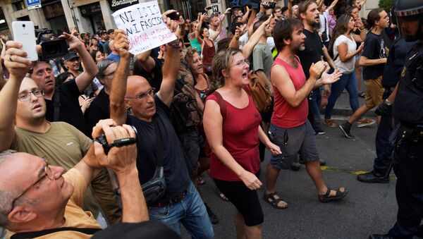 Contramanifestantes en Barcelona - Sputnik Mundo