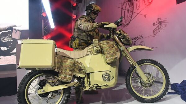 Una moto eléctrica para las unidades especiales del consorcio ruso Kalashnikov - Sputnik Mundo