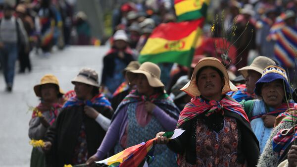 Mujeres indígenas de Achacachi durante la protesta en La Paz, Bolivia - Sputnik Mundo