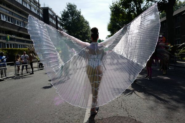 Exprimir la vida al máximo: lo más destacado del carnaval de Notting Hill - Sputnik Mundo