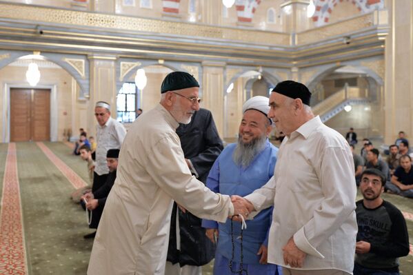 Los musulmanes de Rusia celebran la festividad de Eid al Adha - Sputnik Mundo