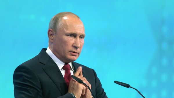 Presidente ruso Vladímir Putin en un viaje de trabajo en Yaroslavl - Sputnik Mundo