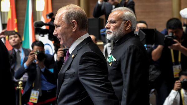 Presidente de Rusia, Vladímir Putin, y primer ministro indio, Narendra Modi - Sputnik Mundo