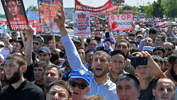 Manifestantes en el centro de Grozni - Sputnik Mundo