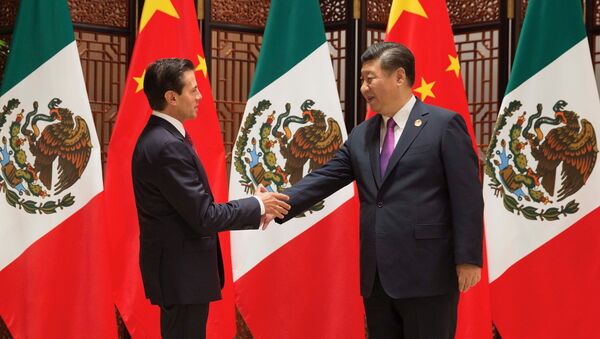 Presidente de México, Enrique Peña Nieto, y su homólogo chino Xi Jinping - Sputnik Mundo