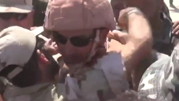Vídeo: el Ejército sirio rompe las defensas de Daesh en la principal entrada de Deir Ezzor - Sputnik Mundo