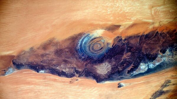 Las insólitas imágenes del 'ojo del Sáhara' captadas desde el espacio - Sputnik Mundo