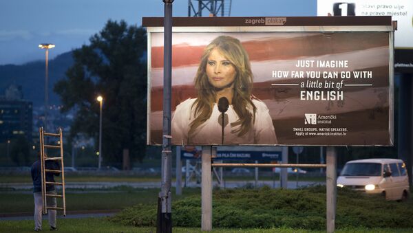 La primera dama Melania Trump en la publicidad de una escuela de idiomas en Zagreb, Croacia - Sputnik Mundo