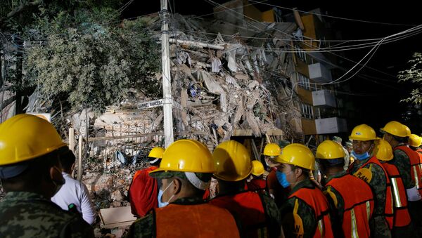 Consecuencias de un fuerte terremoto en México - Sputnik Mundo