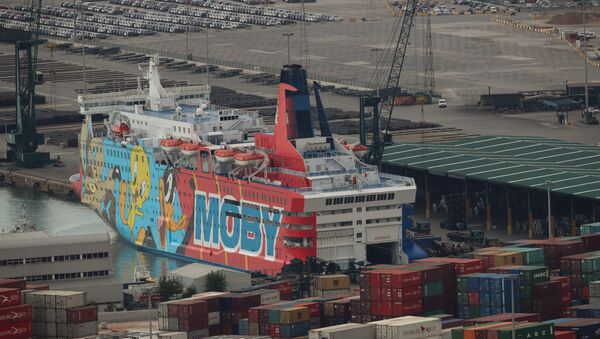 Moby Dada, uno de los cruceros decorados con los personajes de Looney Tunes de Moby Lones - Sputnik Mundo