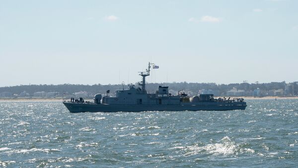 Buque de la armada uruguaya recibe a los competidores de la regata Clipper en Punta del Este, Uruguay - Sputnik Mundo