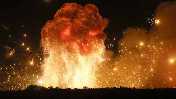 Explosiones en un almacén de municiones en Ucrania - Sputnik Mundo