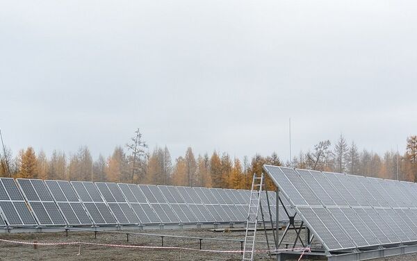 Una central solar en la aldea de Orto-Balagan, en la república de Yakutia - Sputnik Mundo