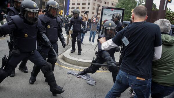 Policía Nacional española en Cataluña - Sputnik Mundo