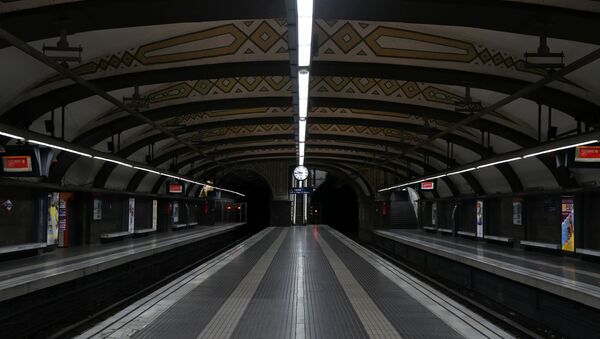 Platformas vacías del metro de Barcelona - Sputnik Mundo
