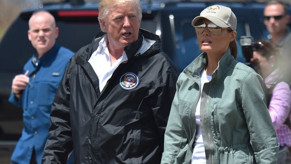 El presidente de EEUU, Donald Trump y la primera dama Melania Trump en Puerto Rico - Sputnik Mundo
