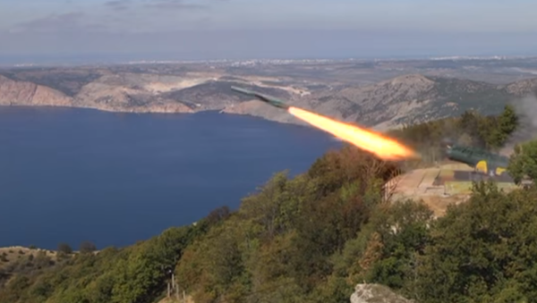 El sistema ruso Utios lanza misiles cerca de la ciudad rusa de Balaklava - Sputnik Mundo