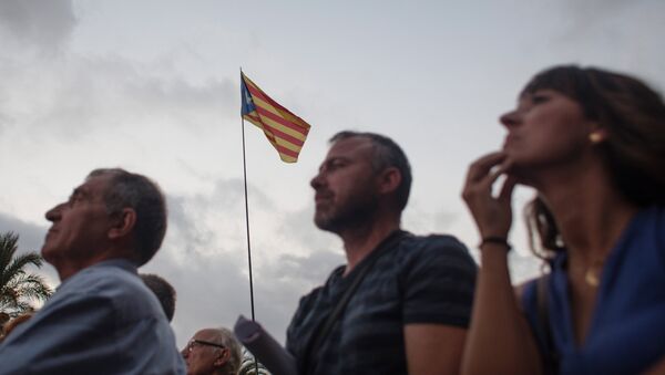 Catalanes ante el discurso de Carles Puigdemont - Sputnik Mundo