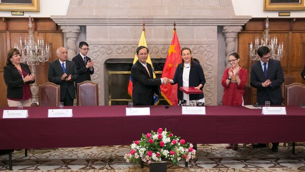 Ecuador y China suscriben acuerdos de cooperación no reembolsable para la reconstrucción de Manabí - Sputnik Mundo