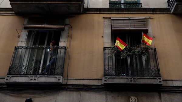 Banderas de España en Barcelona, Cataluña - Sputnik Mundo