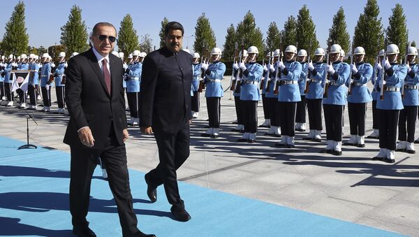 Nicolás Maduro, presidente de Venezuela, y Recep Tayyip Erdogan, presidente de Turquía, Ankara, 6 de octubre de 2017 - Sputnik Mundo