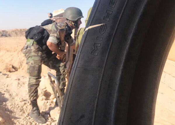 Los pormenores de la ofensiva del Ejército sirio sobre las posiciones de Daesh - Sputnik Mundo