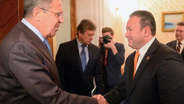 El ministro de Exteriores de Rusia, Serguéi Lavrov en  su reunión con el  presidente de la Asamblea Legislativa de El Salvador, Guillermo Gallegos - Sputnik Mundo