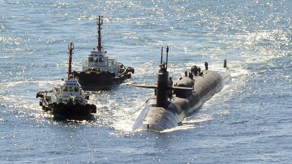 El submarino atómico estadounidense Michigan llega al puerto surcoreano de Busan el 13 de octubre - Sputnik Mundo