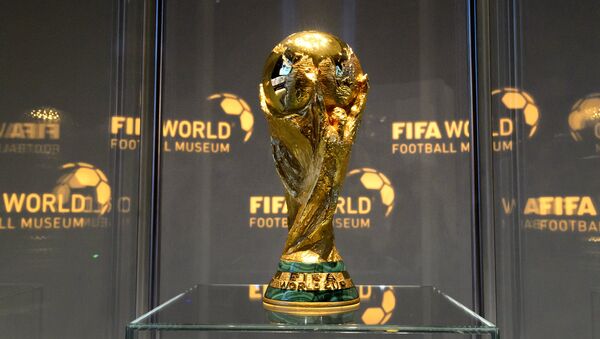 El trofeo de la Copa Mundial de fútbol - Sputnik Mundo
