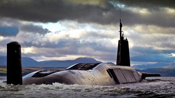 Un submarino nuclear británico de clase Vanguard, la misma que el HMS Vigilant (imagen referncial) - Sputnik Mundo