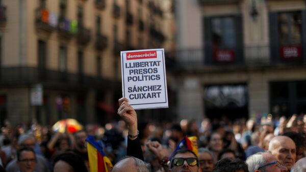 Barcelona acoge concentraciones contra el encarcelamiento de independentistas Jordi Sànchez y Jordi Cuixart - Sputnik Mundo