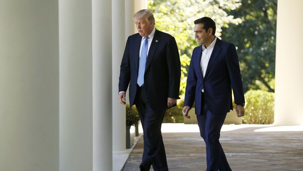 El presidente de EEUU, Donald Trump, con su homólogo griego, Alexis Tsipras - Sputnik Mundo