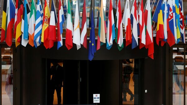 Las banderas de los países miembros de la UE - Sputnik Mundo