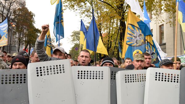 Manifestación en el centro de Kiev, Ucrania - Sputnik Mundo