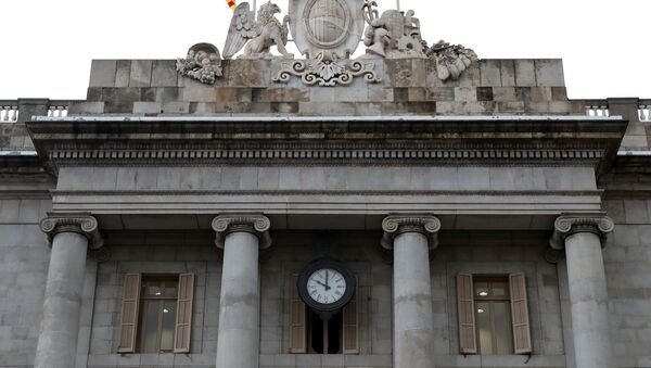 El reloj en el Ayuntamiento de Barcelona (magen referencial) - Sputnik Mundo