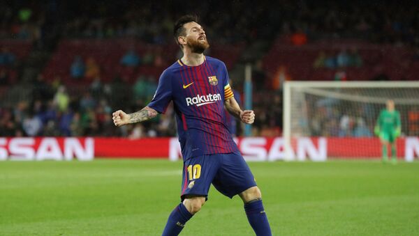 Lionel Messi en el juego de Barcelona contra Olympiakos - Sputnik Mundo