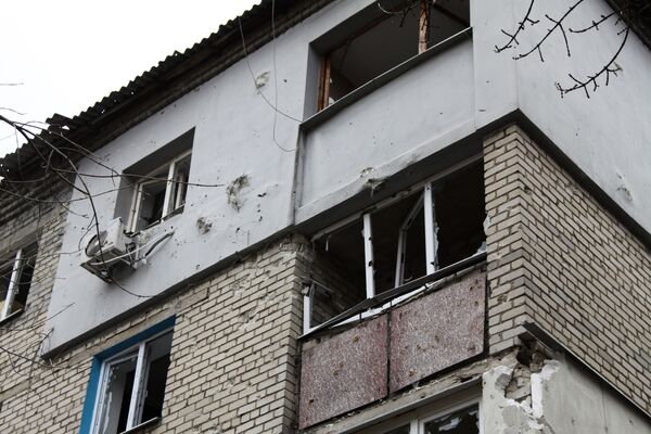 Las consecuencias del bombardeo de Donetsk por los militares ucranianos - Sputnik Mundo
