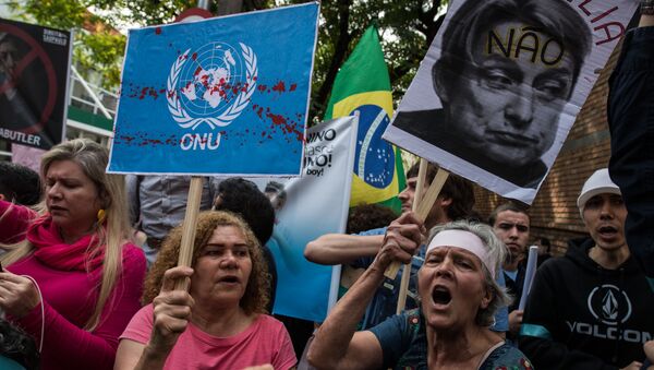 Protestas en Río de Janeiro contra la llegada de la filósofa feminista estadounidense Judith Butler - Sputnik Mundo