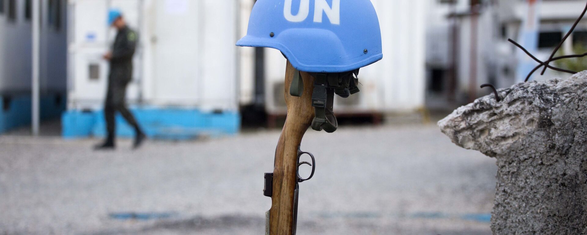 Un casco azul de una misión de paz de la ONU (archivo) - Sputnik Mundo, 1920, 08.11.2023