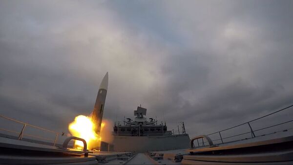 Una fragata rusa derriba 'misiles enemigos' en el mar Báltico - Sputnik Mundo