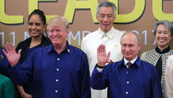 El presidente de EEUU, Donald Trump, y su homólogo ruso, Vladímir Putin - Sputnik Mundo