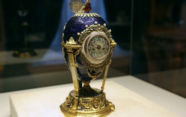 Huevo del gallito (conocido anteriormente por el Reloj de Cuco), el taller de joyería de Fabergé - Sputnik Mundo
