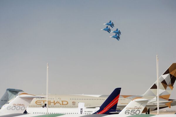Los momentos más espectaculares del salón aeroespacial internacional Dubai Airshow 2017 - Sputnik Mundo
