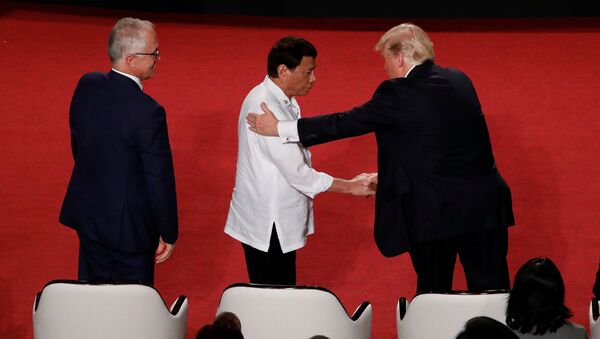El presidente de Filipinas, Rodrigo Duterte, y el presidente de EEUU, Donald Trump - Sputnik Mundo