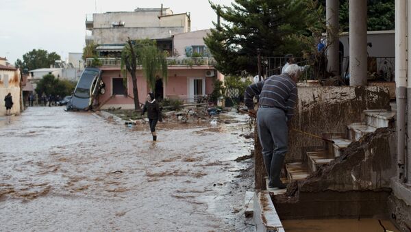Las consesuencias de inundaciones en Atenas - Sputnik Mundo